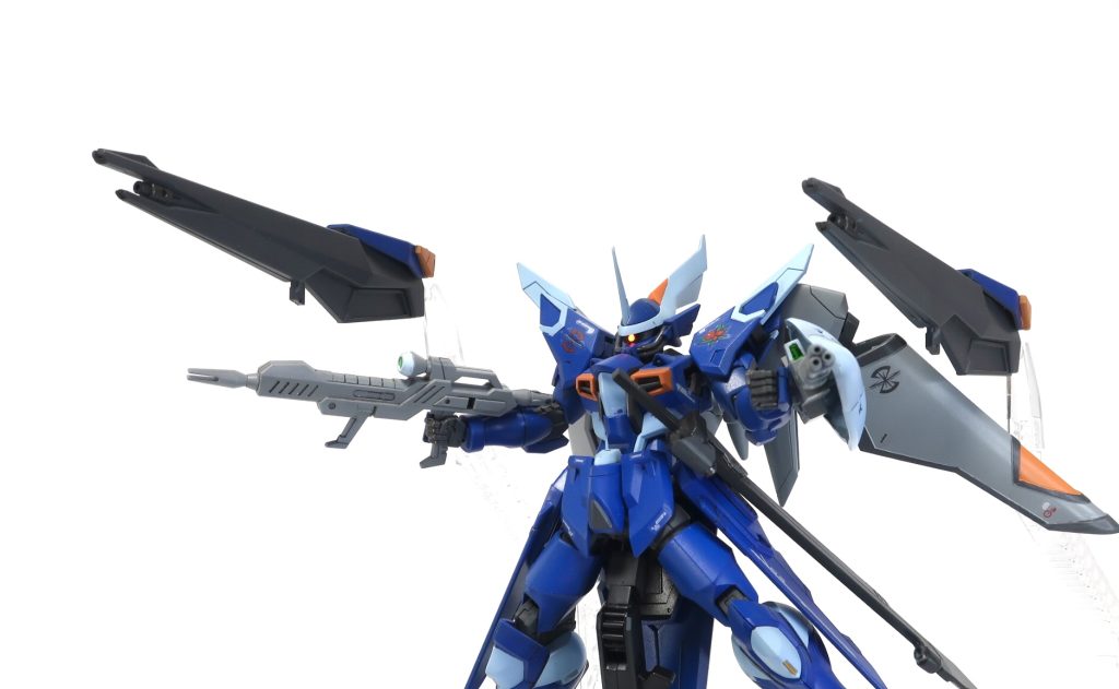 ドラグーンキャノンかつての乗機シグーディープアームズを彷彿とさせる大型ビーム兵器。ドラグーンシステムとしての運用の他、バックパックに接続したままの砲撃が可能