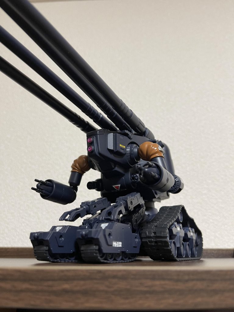 使用したキットはオリジナルと同じ1/144 ガンタンク初期型とマクロスのデストロイドモンスターですね。あとは30mmキットの部品を少々です。