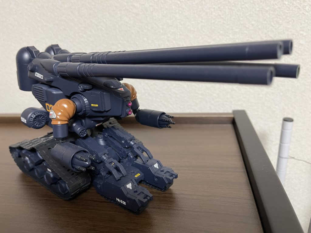 砲身が長いので少し前傾になりますがそれもまた良しですかね。カッコよく出来たのではないかと思います。