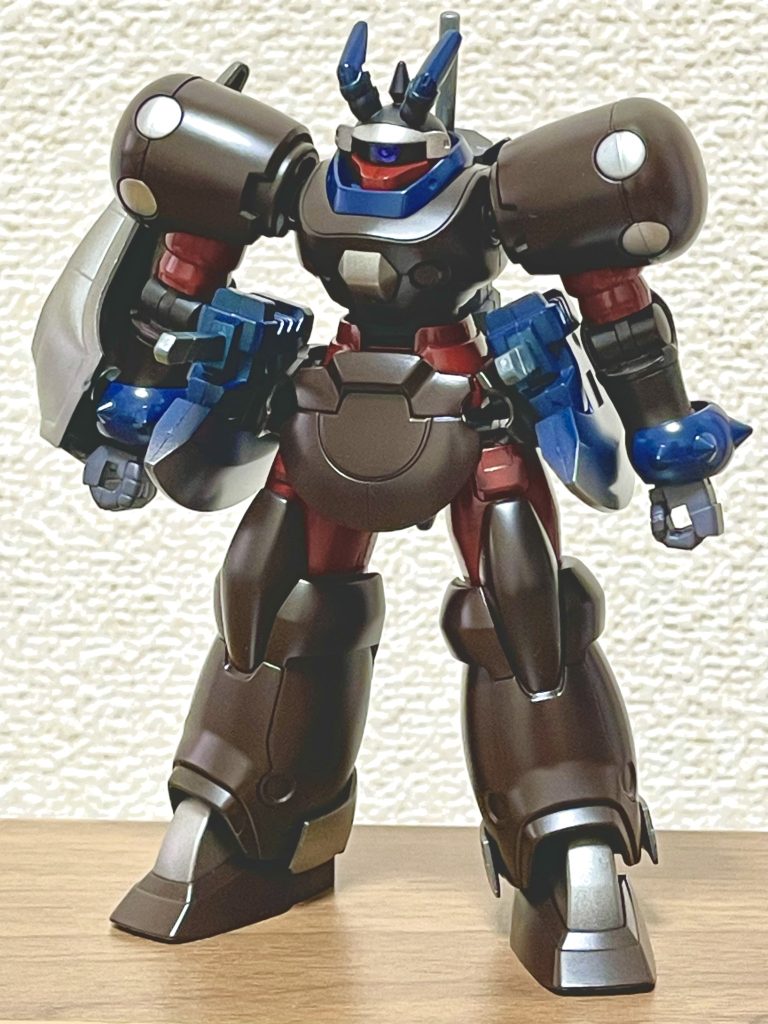 デスアーミーに剛覇頑駄無の武器とかアーマーとかを装備させ全塗装しました。あと頭にツノっぽいものも取り付けました。