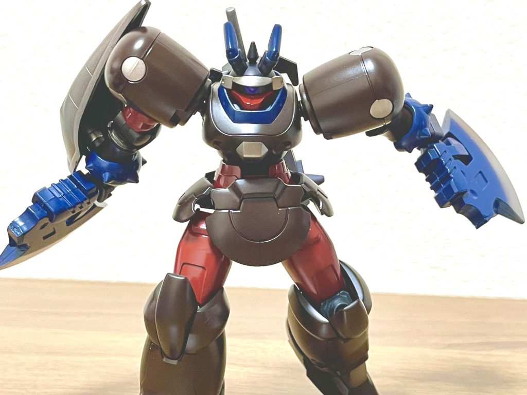 ハンドアックス持って追っかけてくるの図。おっかないですね。