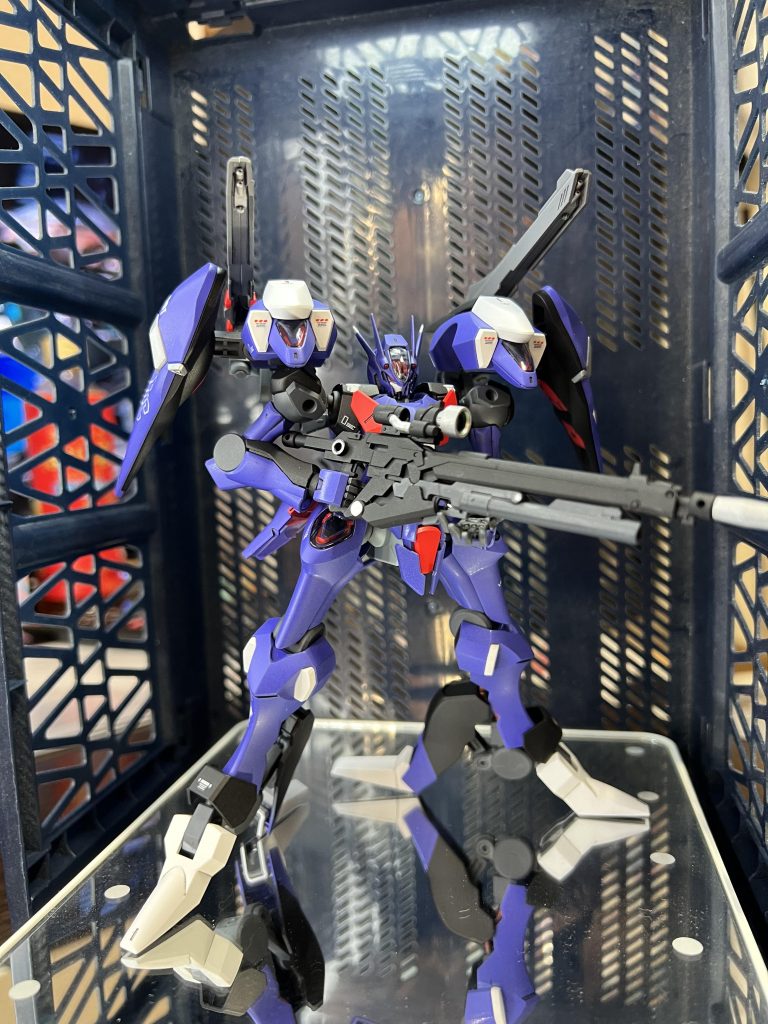 狙撃特化の装備、宇宙世紀の技術を取り入れたファラクトのイメージなのでシナンジュのライフルをチョイスしました。