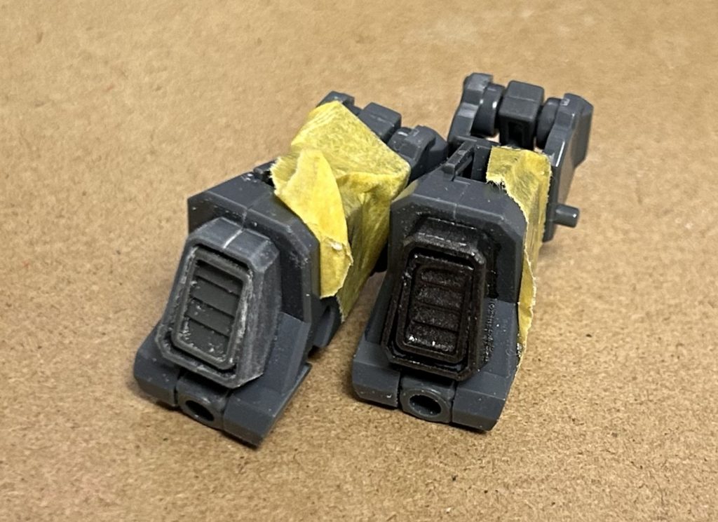 市販のディテールアップパーツを貼りました。