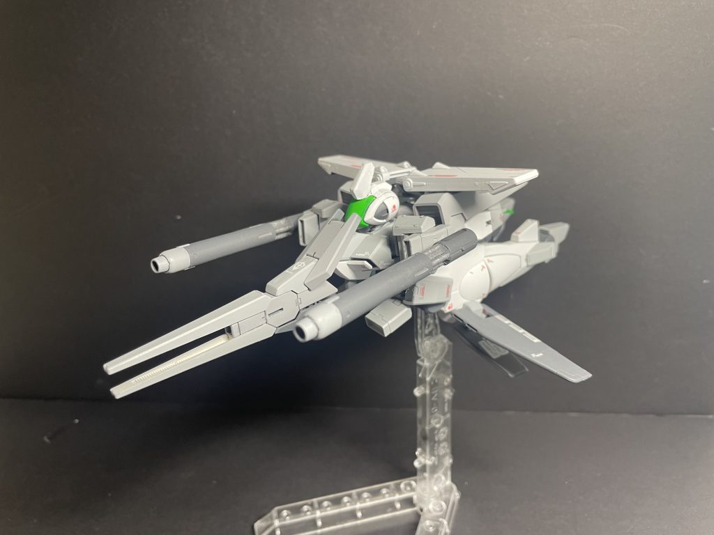 MA形態本機の基本形態。本機を制作したダイバーが戦闘機を用いたシューティングゲーム出身者であるためが故の選択である。ドッグファイト時の旋回性能の低さはCファンネルシールドで補っている。