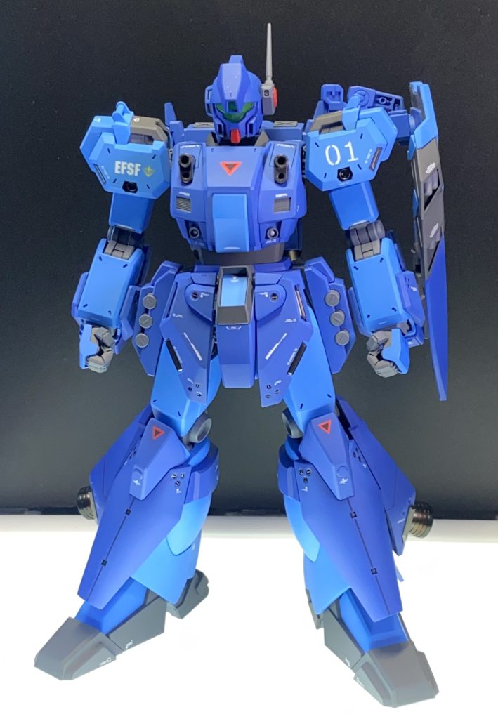 胸部バルカン・ミサイル、肩バーニア、フック等細かなパーツと拳は3Dプリンタで出力したものを使用。