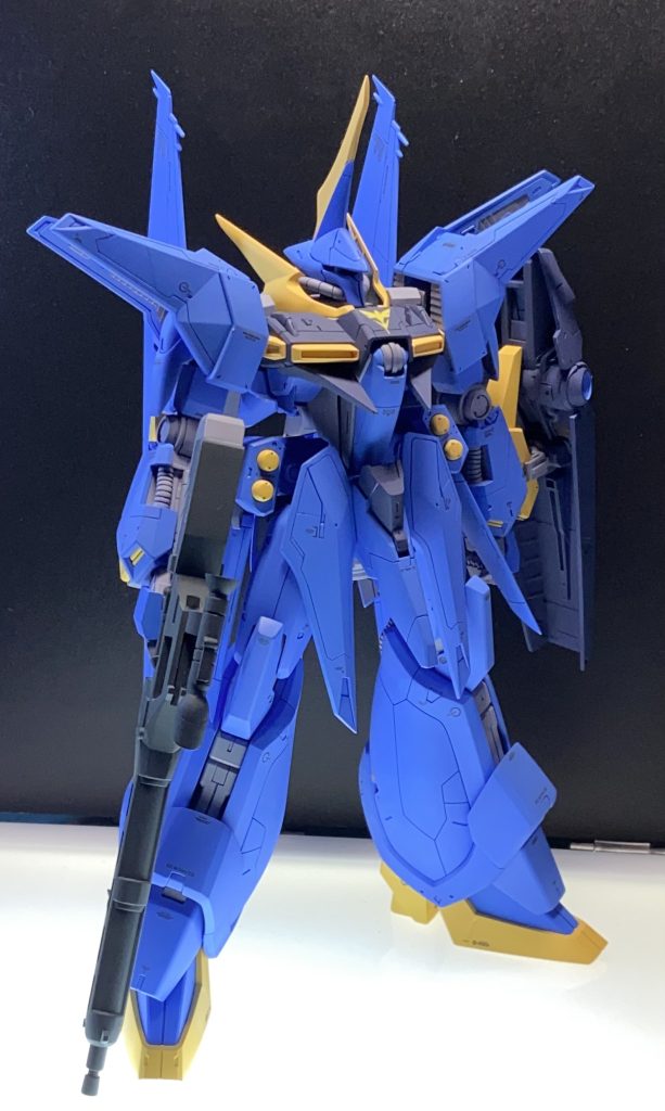 23巻カラー口絵の配色をなるべく忠実に再現してます(キットの色分けやノーマルとは異なる塗り分け箇所が意外と多い)。いつもなら白字cautionを合わせるところですが、イラストに合わせて黒字デカールを使用。