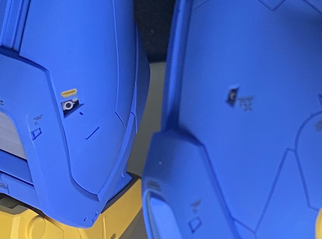 抜きの都合で残念な感じのふくらはぎモールドはくり抜いて適当に作った3Dプリンタパーツに置き換え