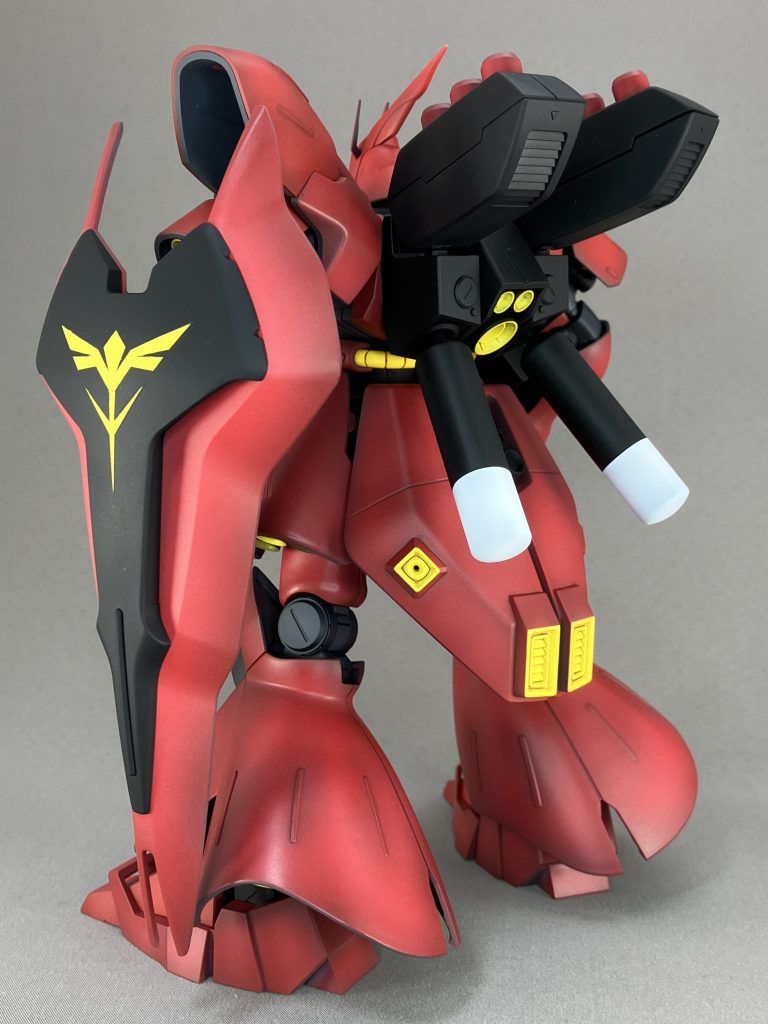 暗い赤はGXレッドにあずき色を足しました。取説の作例を見ても微妙な差で難しかったです。デカールはシールド部分のみです。