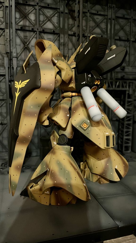 HGサザビー(迷彩塗装)–2枚目/制作者：ゆうしゃ