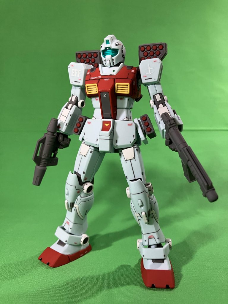 整形色仕上げと部分塗装、筋彫り少々とマーキングシールで情報量をアップしました。