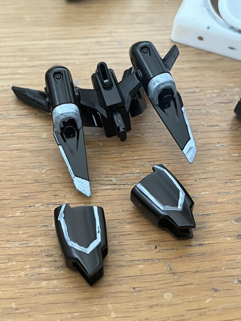 気づかず真っ黒になった後筆塗りシリーズ。仕上がりはもう少し綺麗になっています。太もものラインは忘れがちなので気をつけましょう!