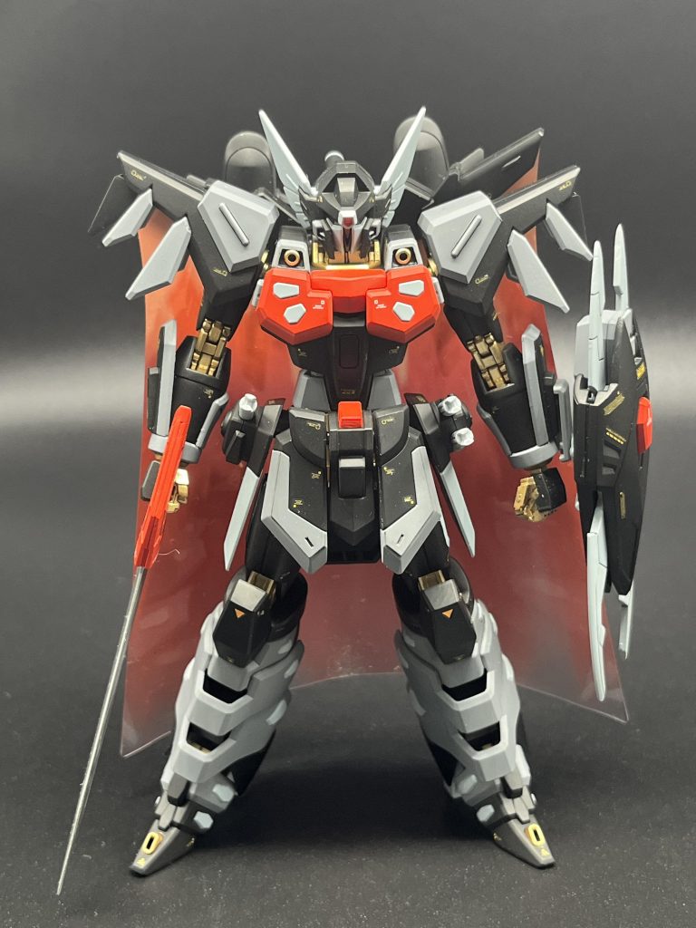 正面、バックパックちょっとゆがんでますね…足のデザインが気に入って買ってみたんですが、塗り分けがなかなかに大変でした。不安だったビームマントも組んでみると質感もよくなかなかかっちょいいですね。