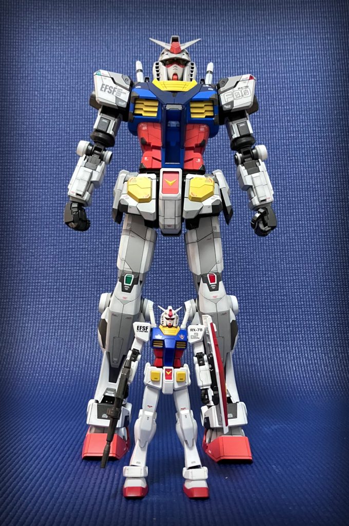 HGとの比較ショット。とにかくデカい！