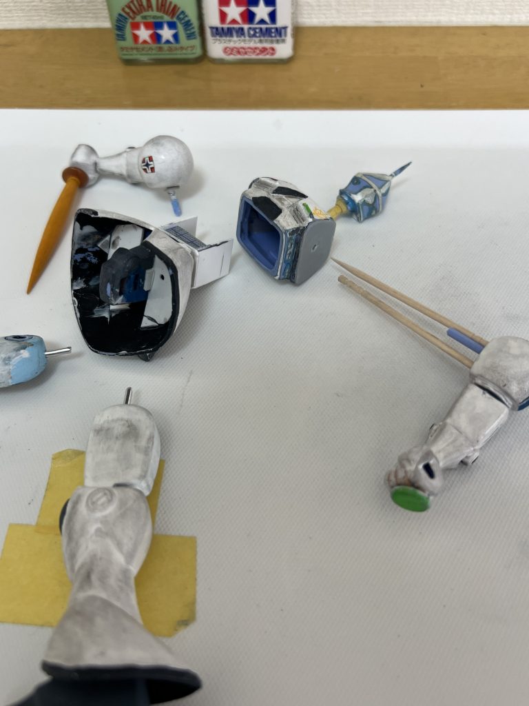 バラバラ。今回も過去事例参考にしてスクラッチ。旧キットならではの作業ですね。