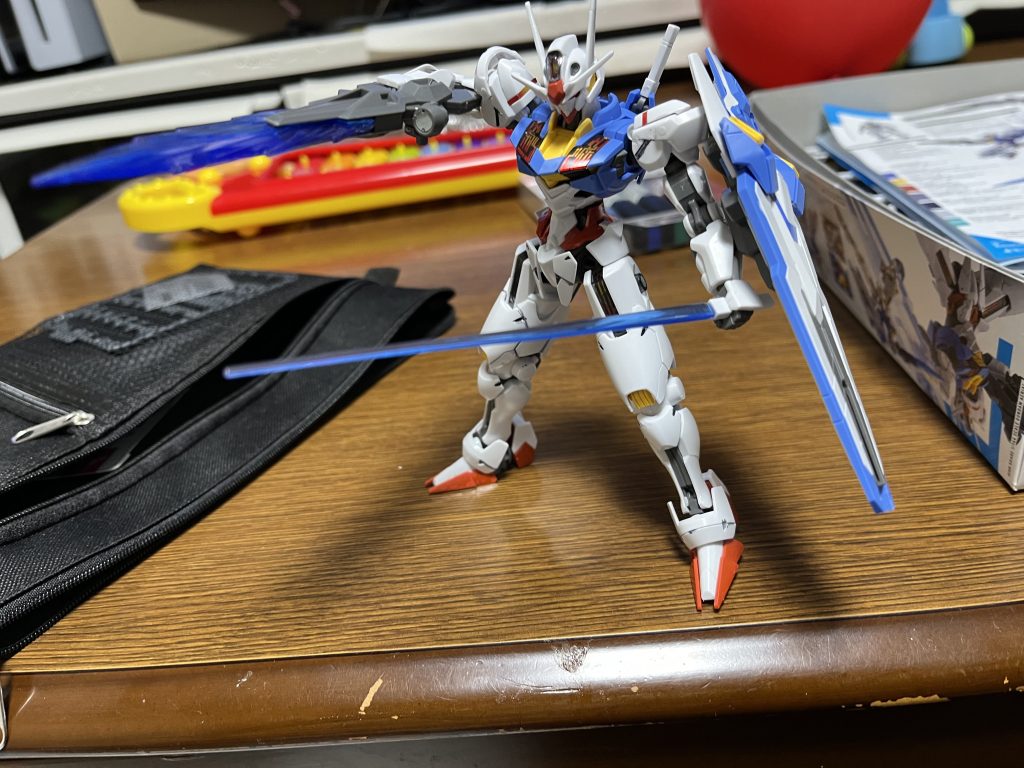 高パーミットを選択し、作成。墨入れは水性で流し込んだのですが、はみ出た部分をデザインナイフで削ってしまい、取り返しのつかないことに。メラニンスポンジの偉大さを知りました。