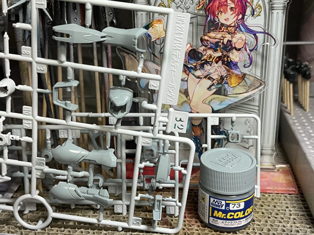 大半はランナー吹きで手早く塗装してます。エアクラフトグレーがSpecⅡの色ですよ。これテストに出ます。