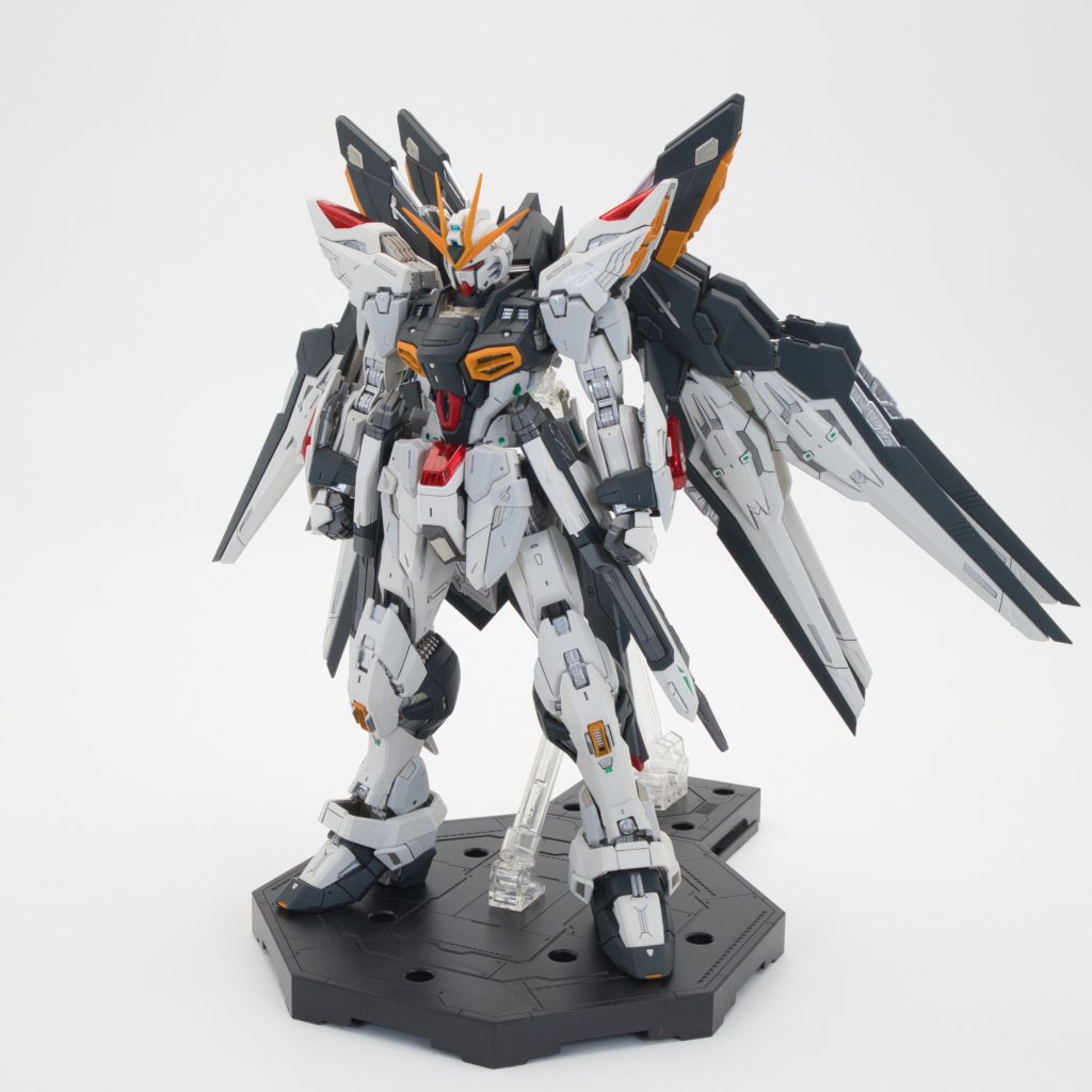 バックパックを付けて。νガンダムカラーもなかなか良いと思いますがどうですかね。。。
