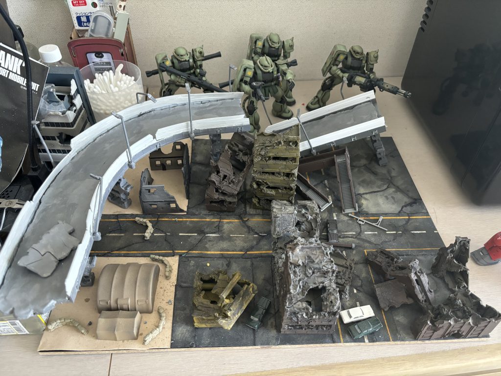 ザク以外を作りたくなって、また放置