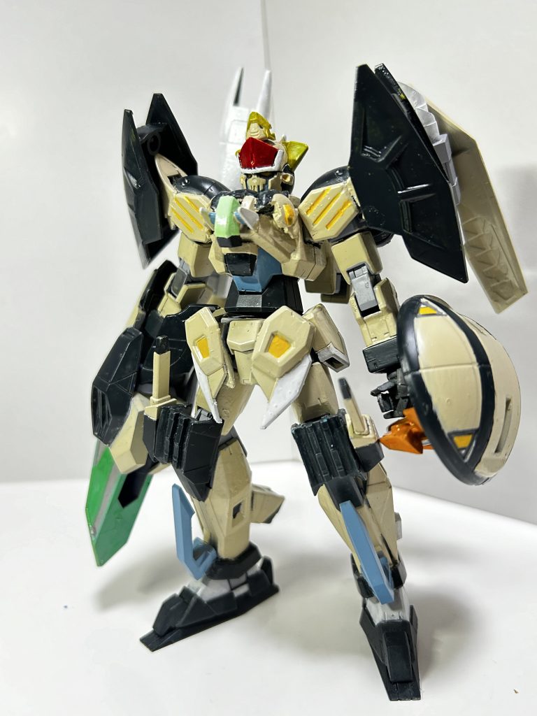 <設定>戦争後期、型落ちとなったGエグゼスを有効活用する為に強化された現地改修機。「ホプレート」は「重装歩兵」の意。全身にスラスターや追加装甲が増設されているが姿勢制御には難があり、基本高速で突撃することしかできない直線番長である。