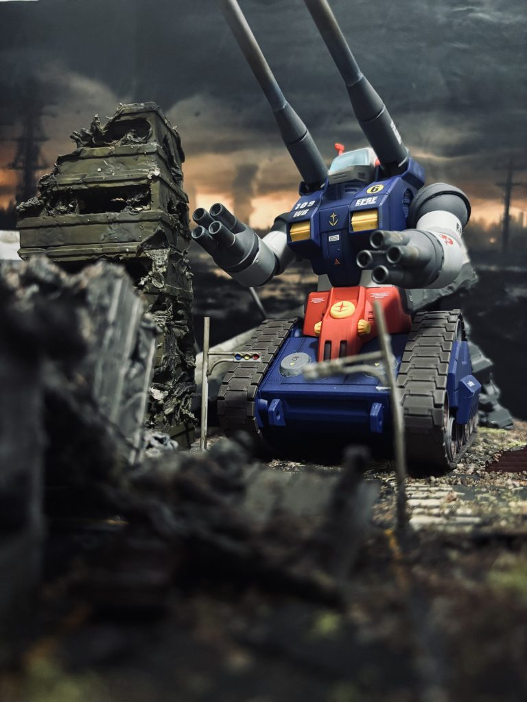 ガンキャノンはやっぱり、ククルスドアンの2機と比べると、少し浮きますね。三機とも、ちゃんと汚した方がジオラマに馴染んだかもしれません。