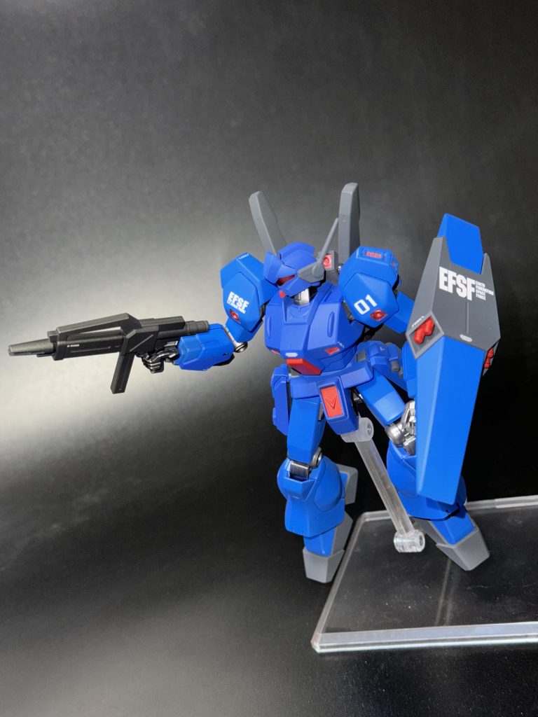 股間のV字マークは塗装もシールも面倒だったので放置してしまった。どうせなら削って平にしとけば良かったです💦