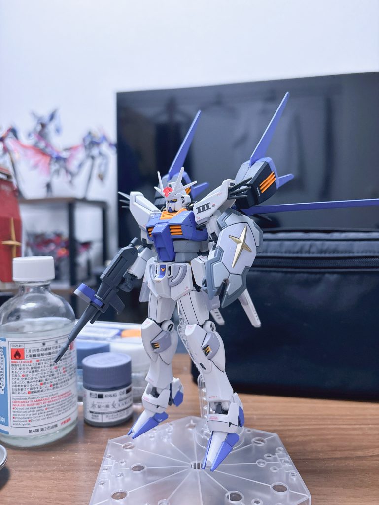 普段やった事ない事に挑戦してみようと思い一歩踏み出したキットでした。色々粗はありますが完成するとやはり愛着が湧くものですね。世界に一つだけのラーガンダム、皆様も売り場で見かけたら是非作った見て欲しいです。素組みでも正直最高のキットだから…!!