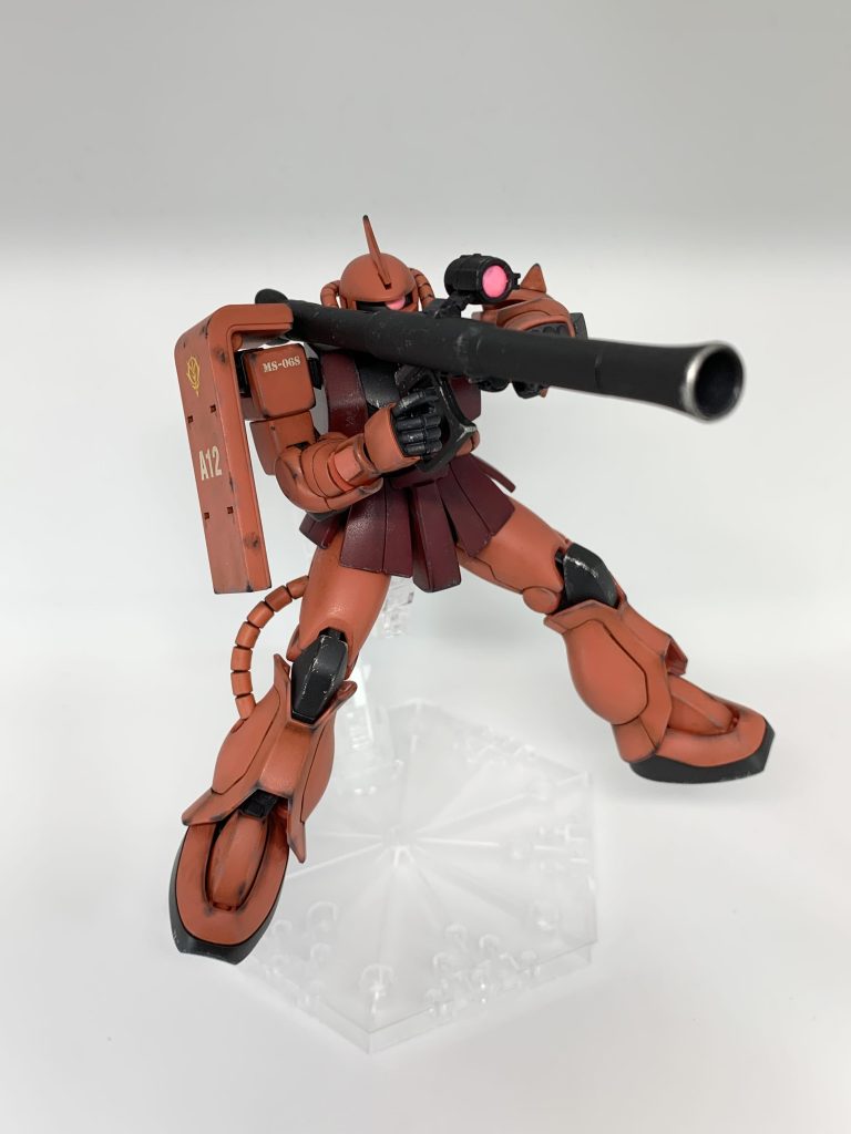 ザクバズーカを構えて