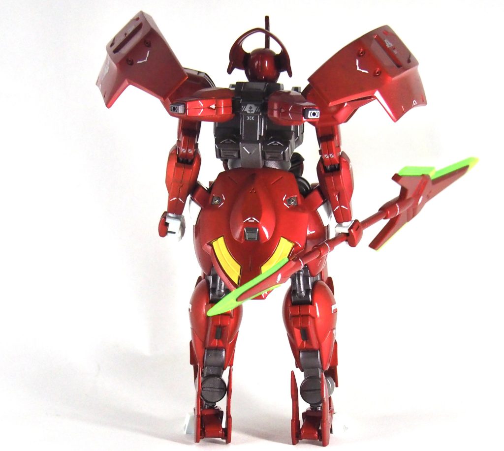 背面。リアアーマーフィンはアクセントに塗り分けてみました。アポジモーター的なディテールはつぶし玉を埋め込んでみました。