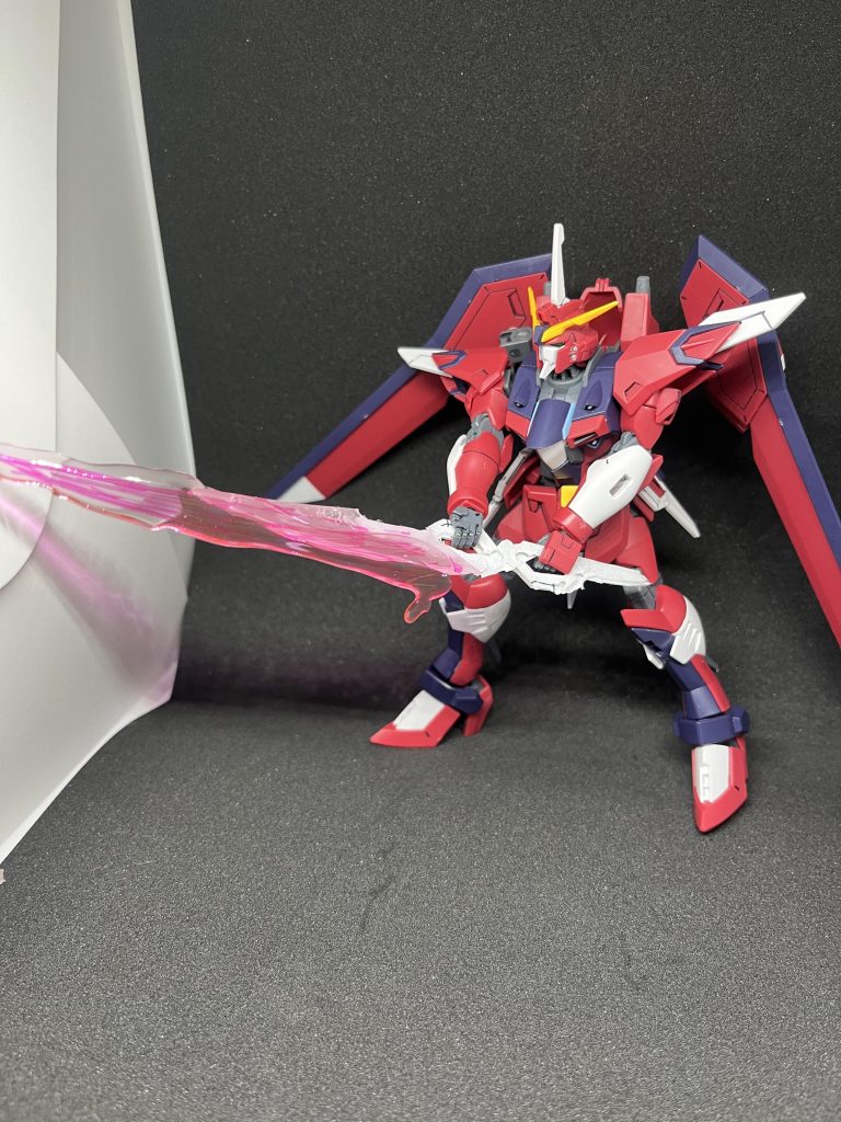 レジンでサーベルを型取りし、オリ武器を作ってみました。2個接続することで高出力サーベルにし、アロンダイトの代わりに。