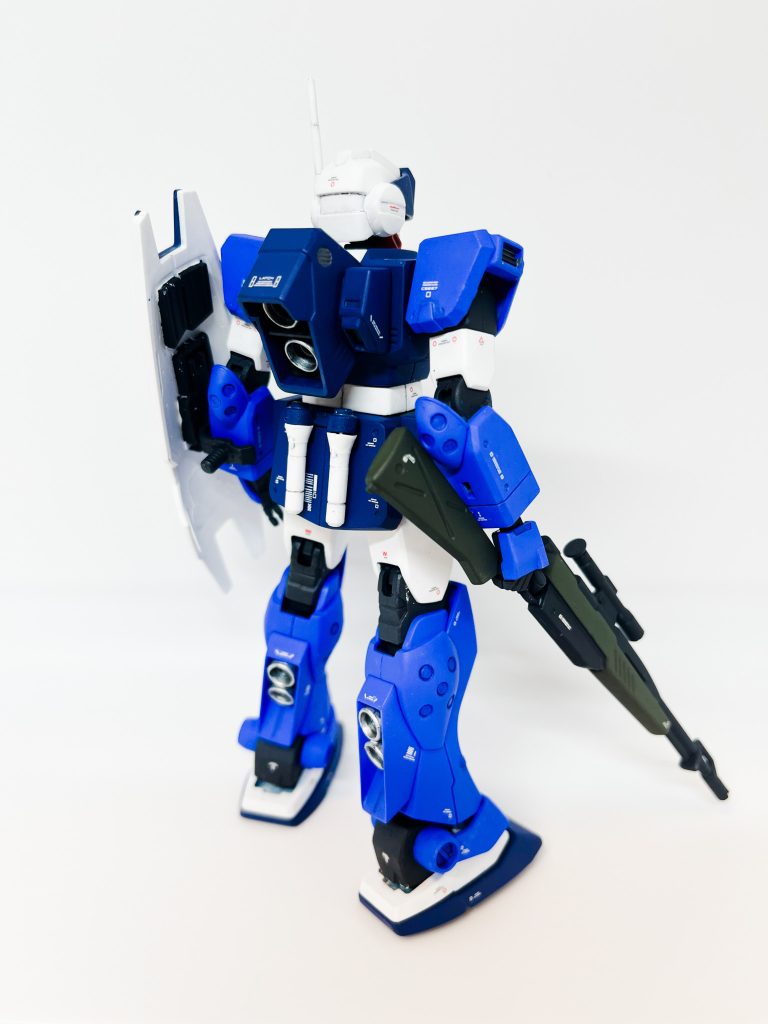 【使用塗料】・モデルカラー 70951 WHITE・モデルカラー 70950 BLACK・モデルカラー 70910 ORANGE RED・モデルカラー 70997 SILVER・モデルカラー 70891 INTERMEDIATE GREEN・モデルカラー 70839 ULTRAMARINE・メカカラー 69013 TITAN BLUE・メカカラー 69058 GUNMETALメインカラーのブルーにはウルトラマリン、紺色箇所にはティターンブルーを使用しました。関節/武器はホワイト・ブラックを混色して濃い目のダークグレーを作っています。ウォーゲームベーシックセットと、足りない色を追加購入しました。