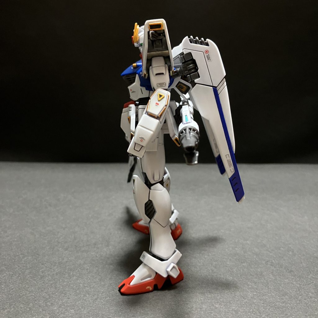 使ったリアルタッチマーカーは以下。グレーパーツ:グレー3青パーツ:グレー2赤パーツ:ブラウン1白パーツ:グレー1すべてべた塗~キムワイプで荒く落す~メラミンスポンジで細かく落とすという流れ。