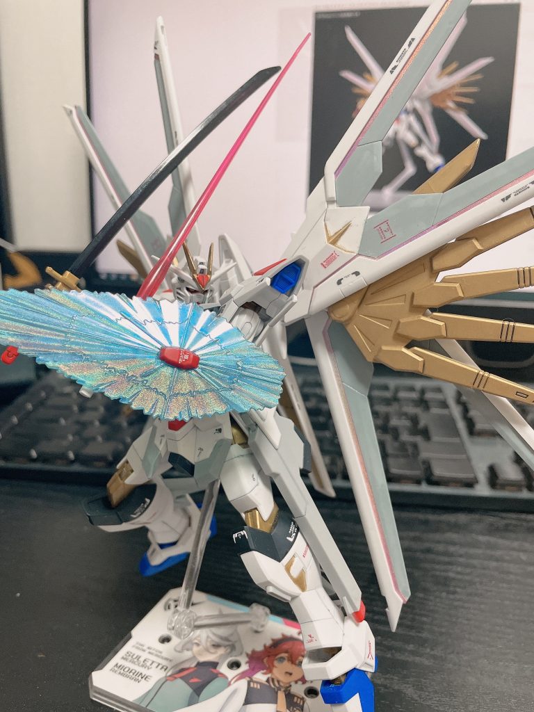 ポージング作るのホント下手ですね…