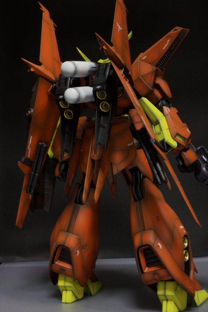 グラデーション塗装しています。