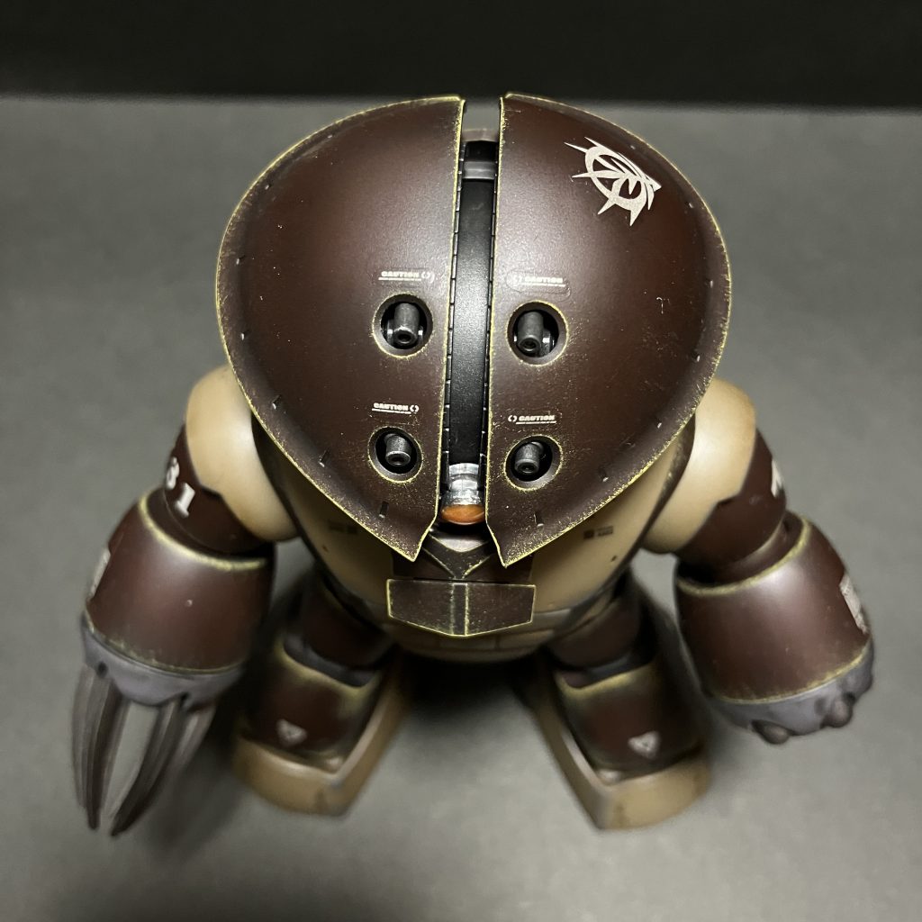 ジャブローの時、頭の上を子供に歩かれてたな。