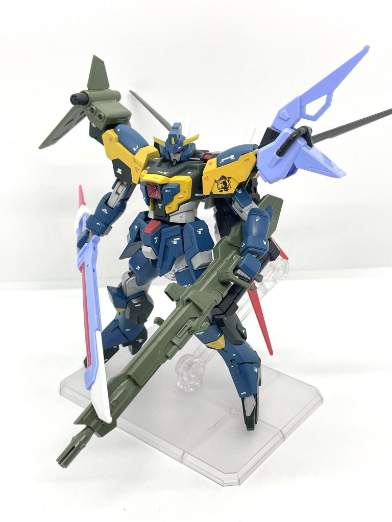 従来のソードストライカーやランチャーストライカーの肩の装備も取り付けられる為、パーフェクトゼノカラミティガンダム状態にもできます。全てのストライカーパックを装備させられることができます。