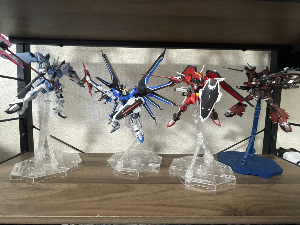 コンパス部隊の棚に仲間入りです。