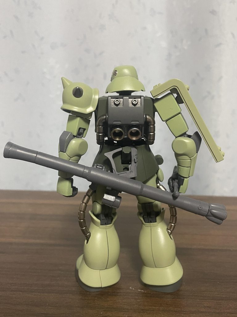 足パーツ割れちゃったけど後ろだしまぁいっかとそのままw