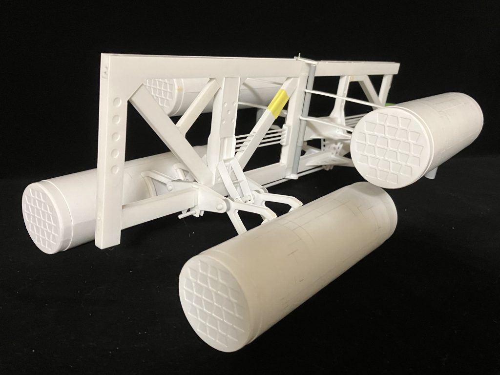 アールアインの先を観てくださいコレ、0.3プラ板に台形の穴をデザインナイフで空けたんですょ褒めてください笑