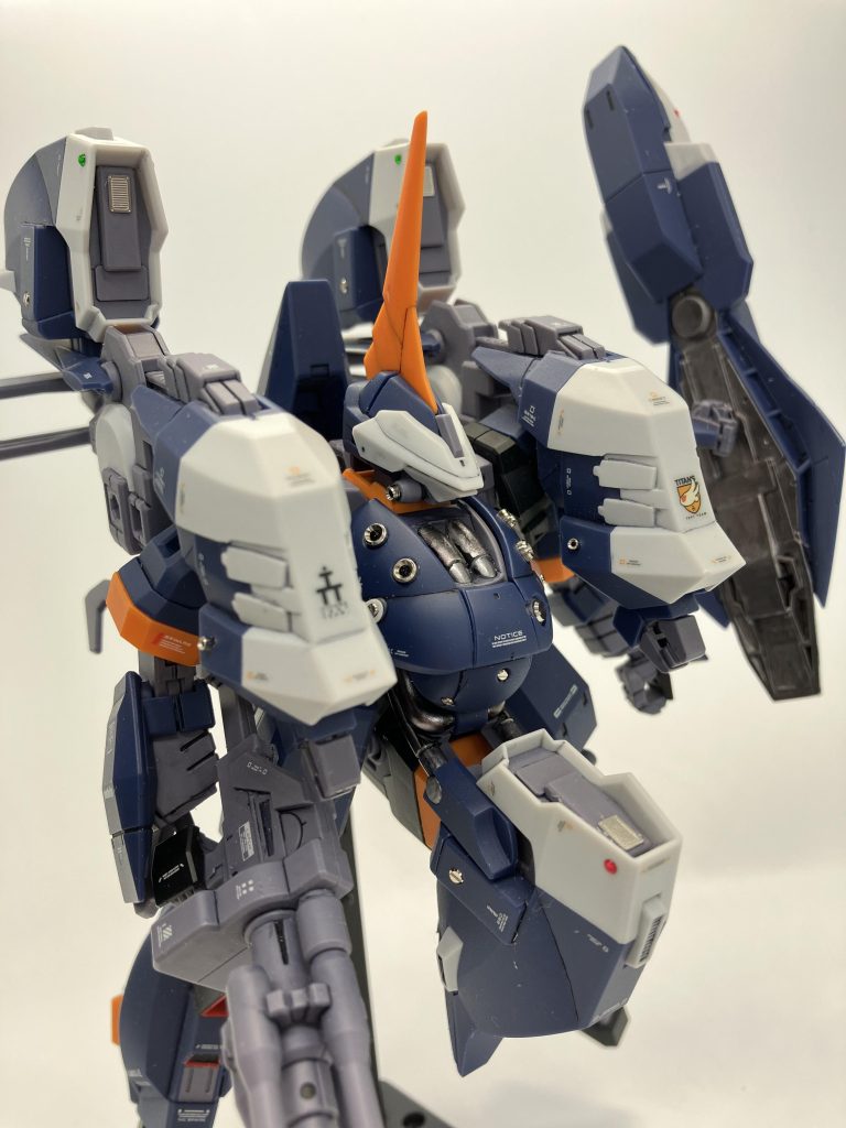 ハンブラビⅡの状態にもするつもりでしたが思ったより追加ジョイントパーツが多くて何となく断念、アクアバーザムで十分カッコいいから仕方ないね😅