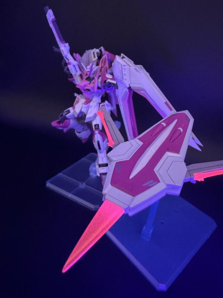 定番の蛍光ピンクに発振部をホワイトでグラデです!