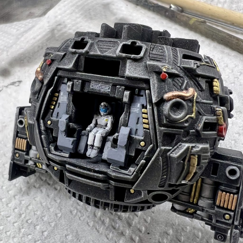 内部フレーム各部塗り分け