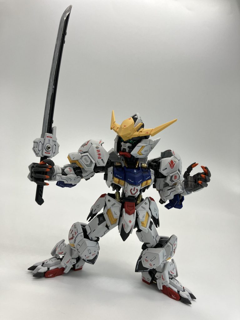 指先はうまいこと段差があったのでA.O.Z.よろしく赤く塗装しました💅思いつきです🥳