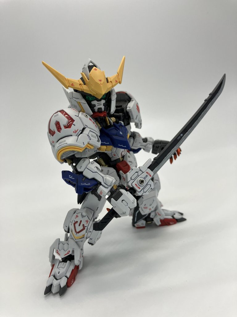 ピンク色のクリアーパーツは中にシルバー塗装のパーツ内臓で光りやすい仕様、さらにレジン液を塗布してます😬