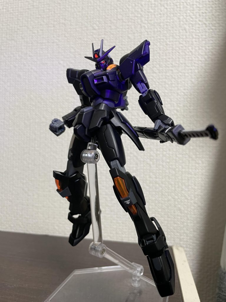 ビルドバーニング斬、いくぞ！！左手の改修を製作当初はやる予定がなかったのですが…佐々木小次郎スタイルで背中からはフレーム構造上抜刀が無理だと把握したので無理矢理は嫌なのでチャレンジしました！あと妄想した必殺技の構えのためにという思いでひたすらチマチマやりました(笑)