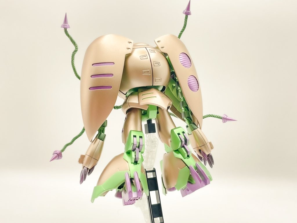 キュベレイのバインダーを閉じた状態が、SEEDに出てくるアビスガンダムのアレに似ているなと感じたため、水泳部らしいフォルムの潜航形態をとれるよう組み合わせたのもきっかけだったと思います。なんかこう、何も考えてない。みたいなマスコット感があって、この形態が1番お気に入り☝️その辺の沖合にぷかぷか漂っててもおかしくない緩さがあってとてもいいです。