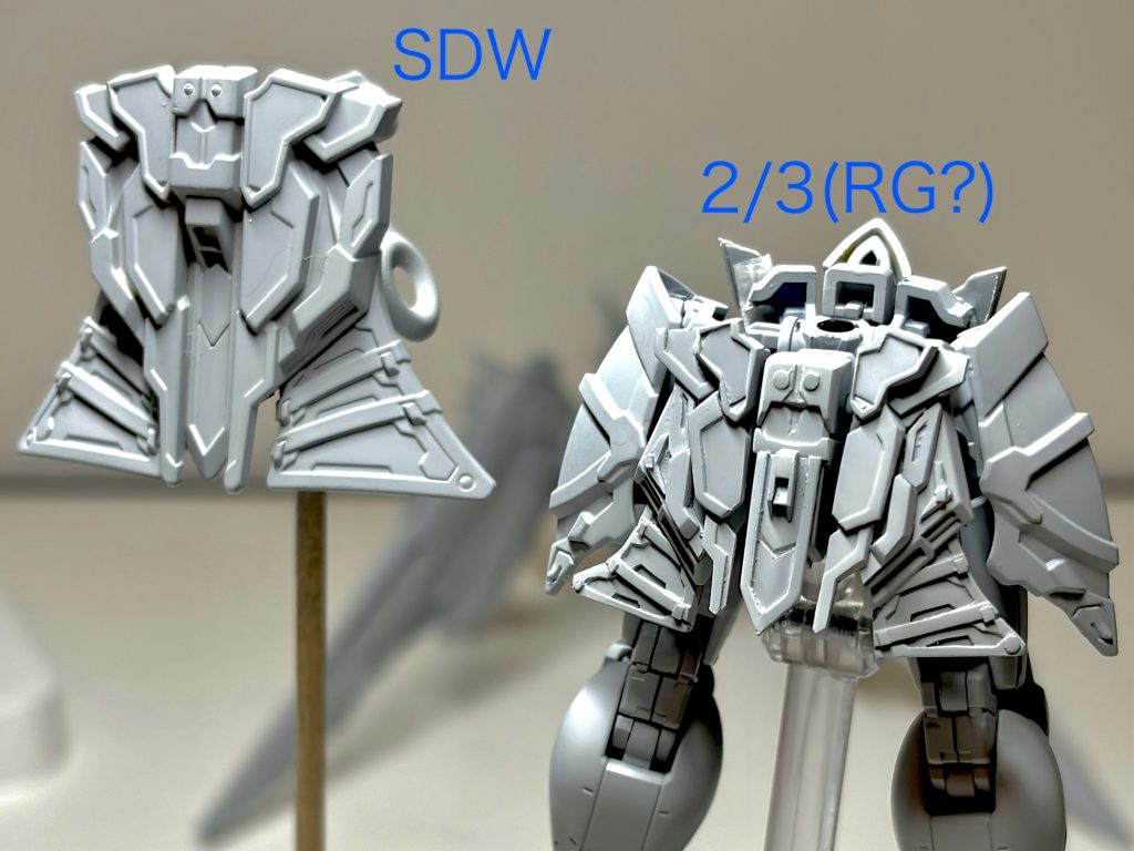 左のSDWが市販品、右がほぼプラ板です。ほとんど見えなくなりますがSDWはお尻が一番大変なのです!