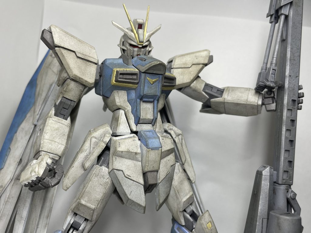 肩部は通常のインパルスとは違い、より高い出力を誇るスラスターに変更されている。試作リニアキャノン　後のゼウスシルエットにて使用されるリニアキャノンに繋がっている。