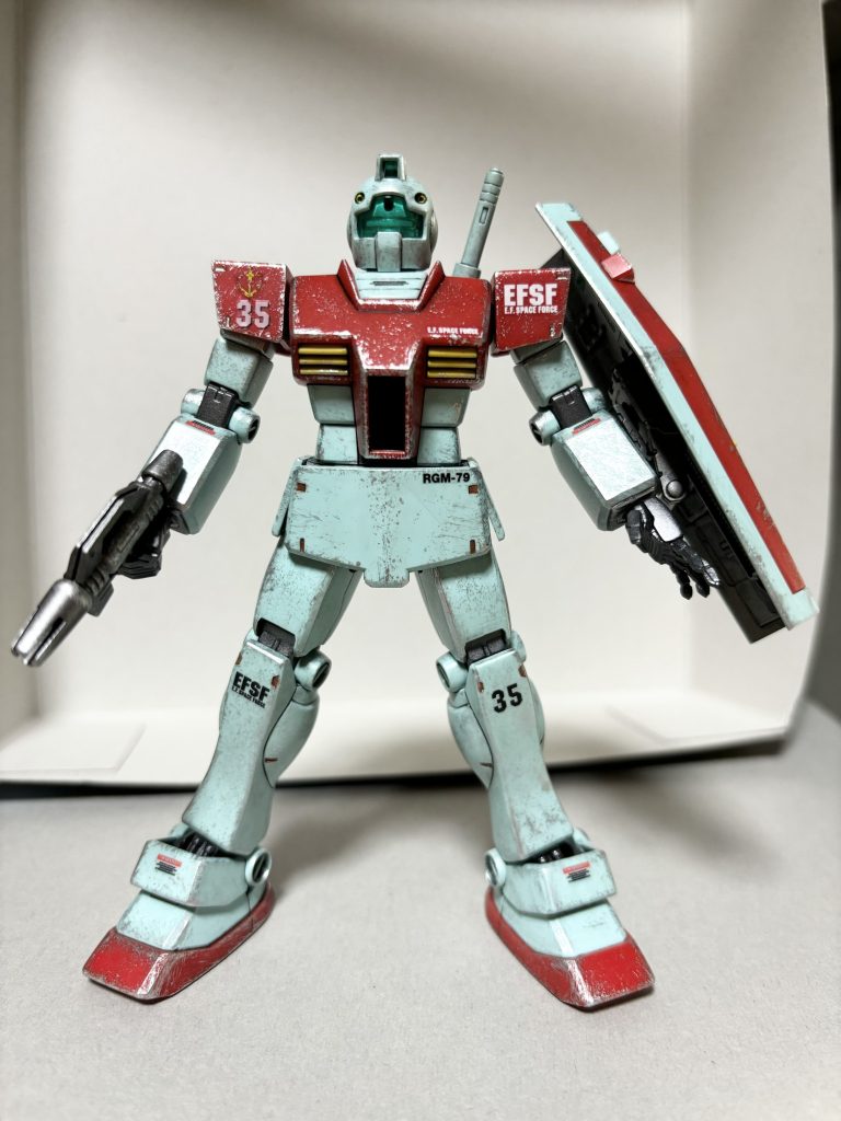 今回の工作。合わせ目消し、部分塗装、マルチブラックで汚した後にシルバーをスポンジチッピングで禿げチョロ塗装、サーベルのクリア化です。