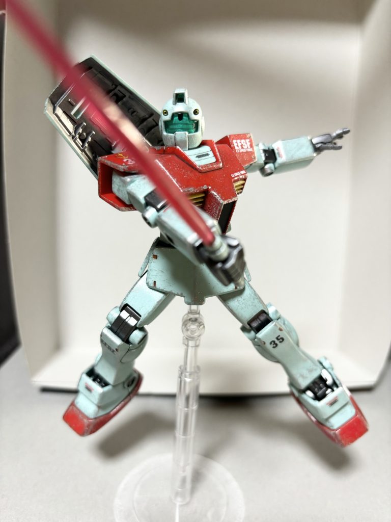 ウム、ただのジム。ちなみに右肩、左膝の３５の部隊No.は　　雑魚　にちなんで　35　としてます。