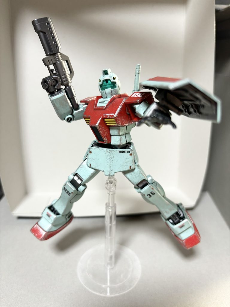 SEEDシリーズみたく、見栄切りポーズで。だけどやはり、ジムはどこまで行ってもジムでしか有りません。😂